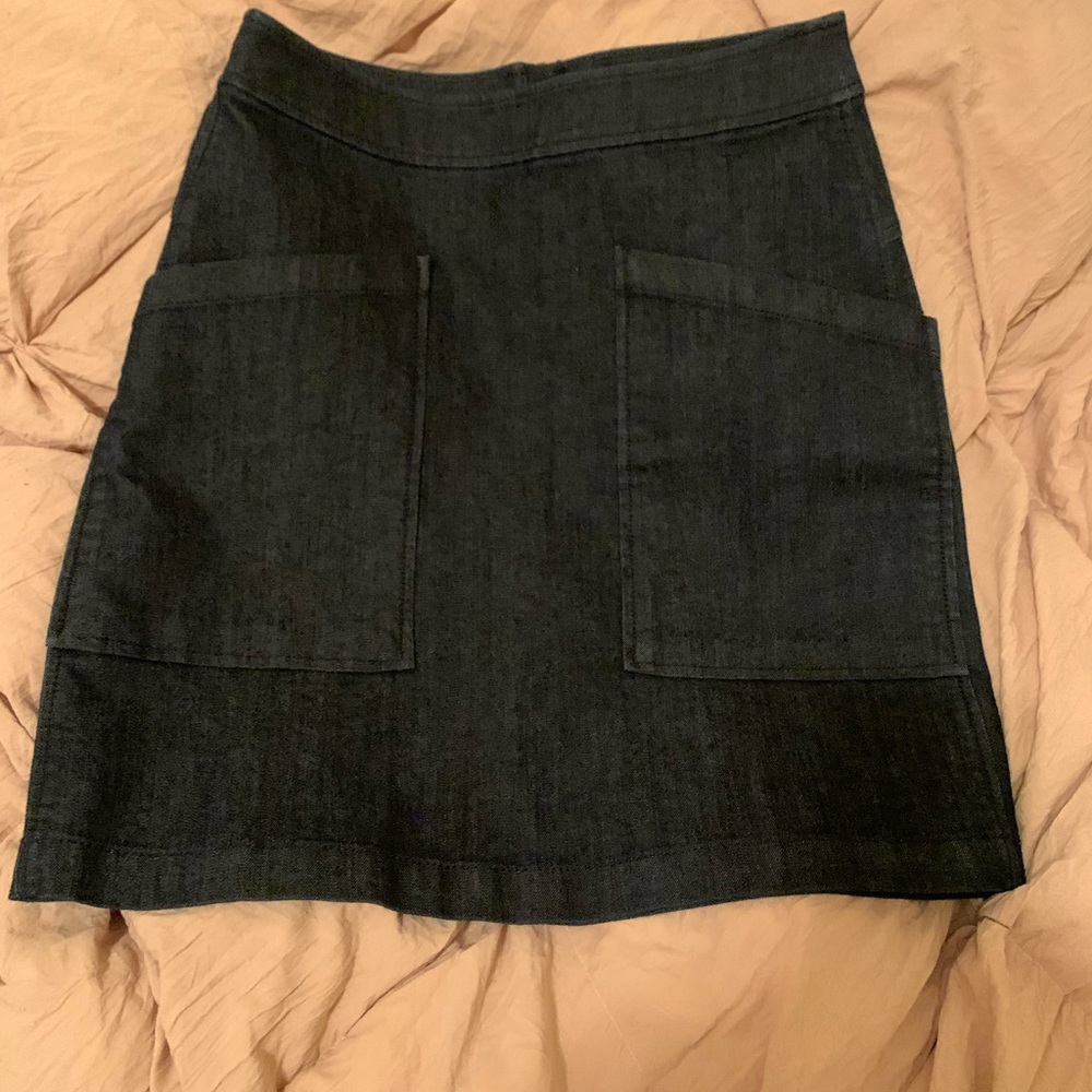 🌼NWOT Dark Denim Loft Skirt